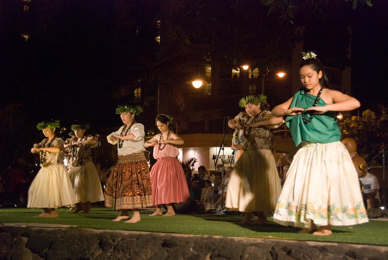 Free Waikiki Hula Shows